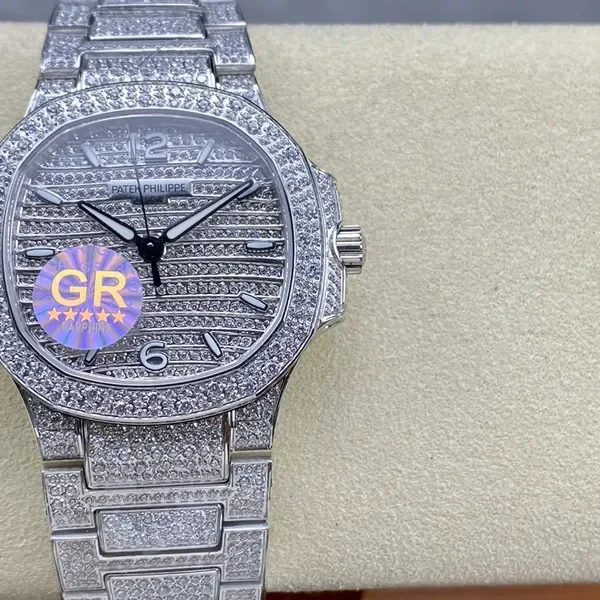Customized Patek Philippe Aquanaut 7118/1450R-0011