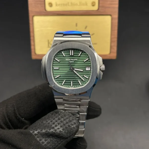 1:1 Superclone Patek Philippe 5711 Nautilus green